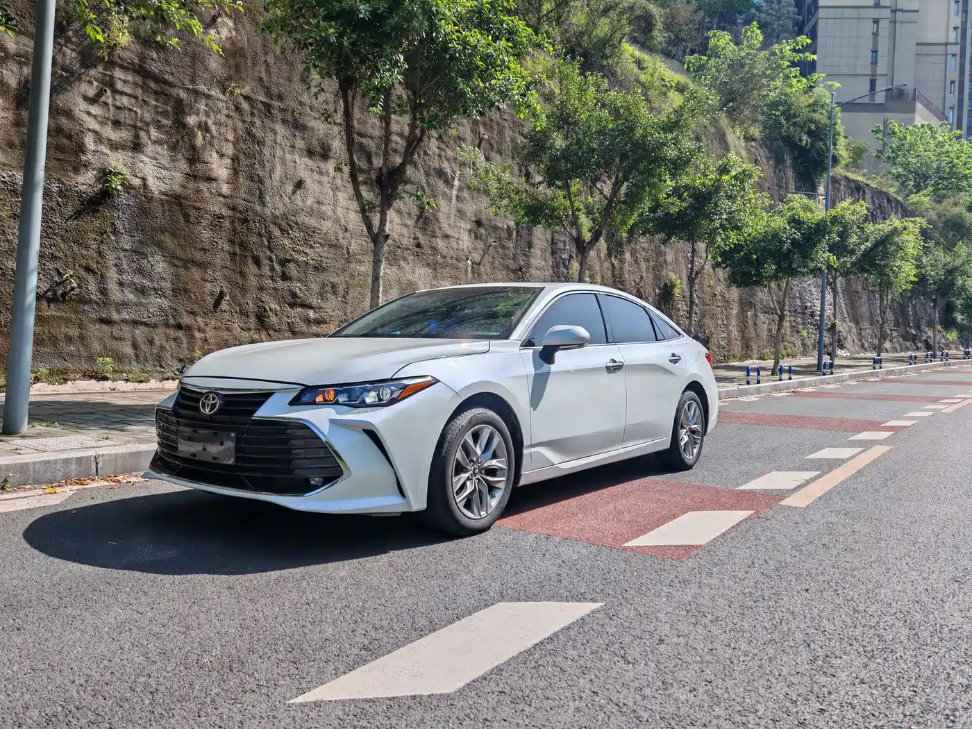 Toyota Avalon 2019 2.0L Luxury Edition (China VI) фото 3