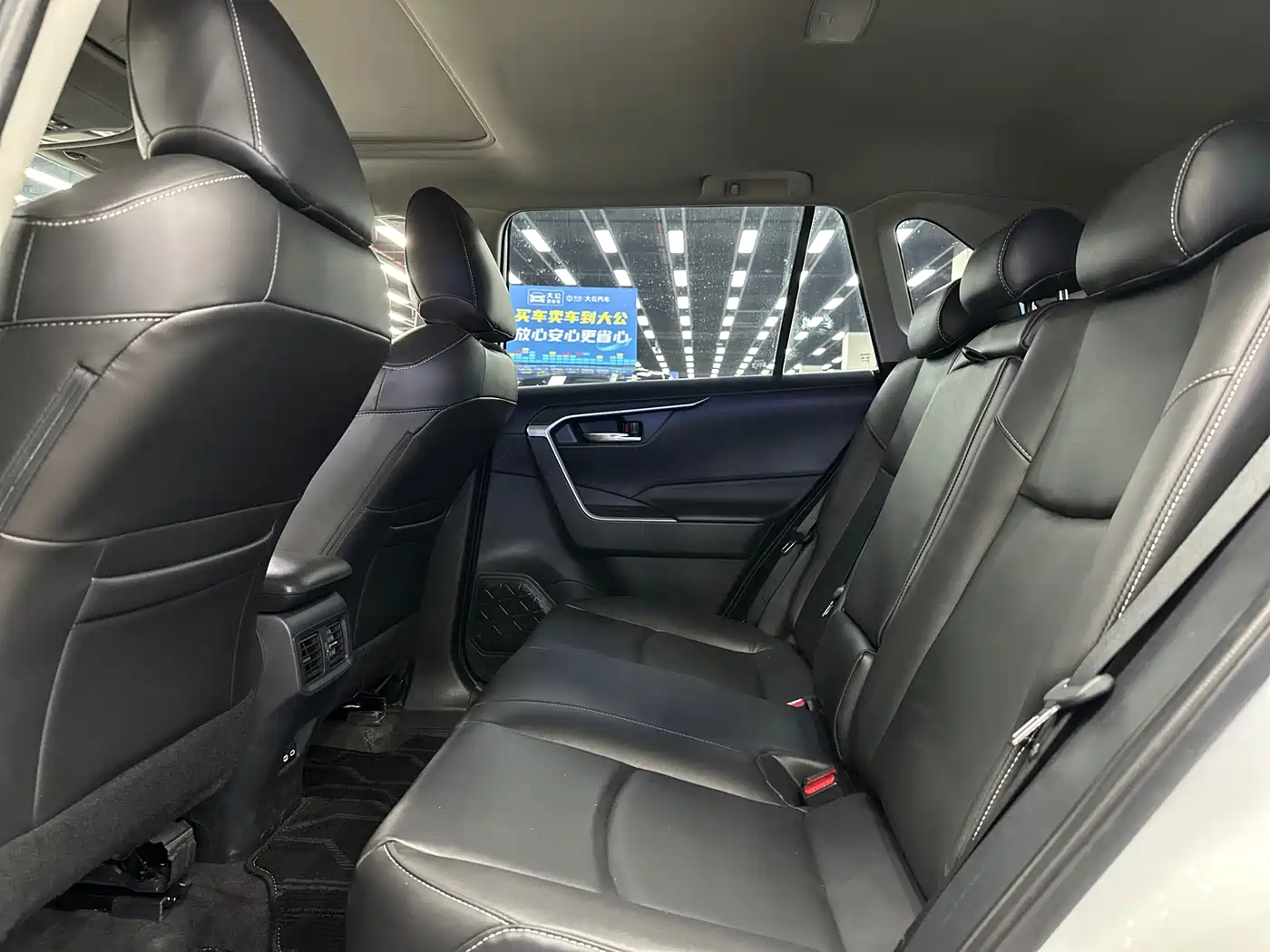 Toyota RAV4 Rongfang 2023 2.0L CVT 2WD Fashion Edition фото 12