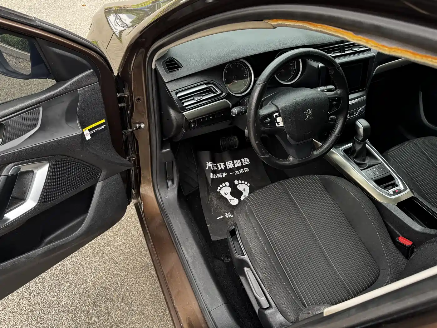Peugeot 408 2015 1.2T Automatic Glory Edition фото 5