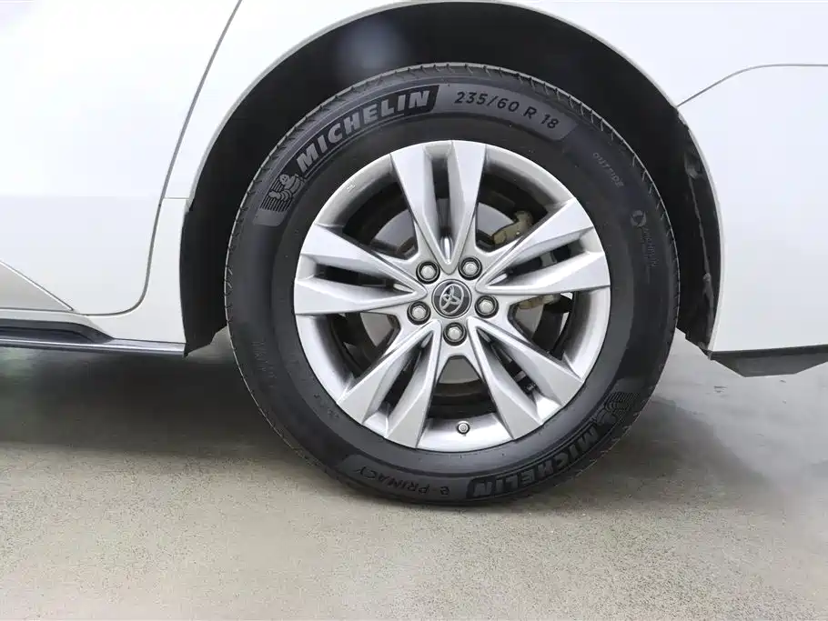 Toyota Sienna 2021 2.5L Hybrid Platinum Edition фото 36