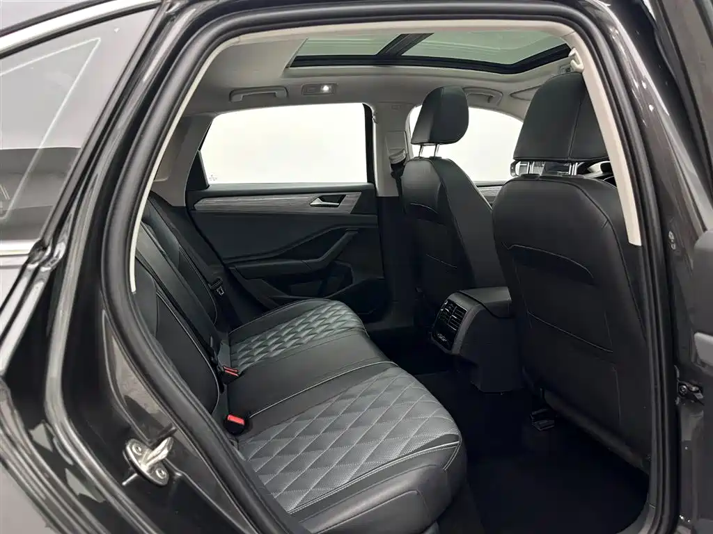 Volkswagen Sagitar 2023 300TSI DSG Surpassing Edition фото 22