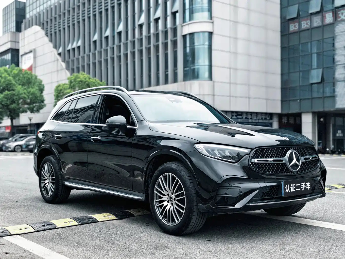 Mercedes-Benz GLC 2023 Facelift GLC 300 L 4MATIC Sport 7-Seater фото 3