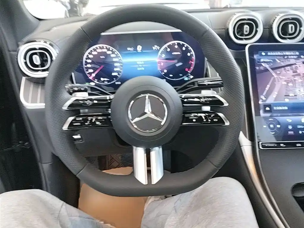 Mercedes-Benz GLC 2023 GLC 260 L 4MATIC Luxury 5-Seater фото 11