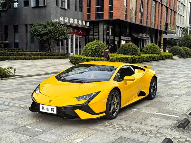 LAMBORGHINI HURACÁN