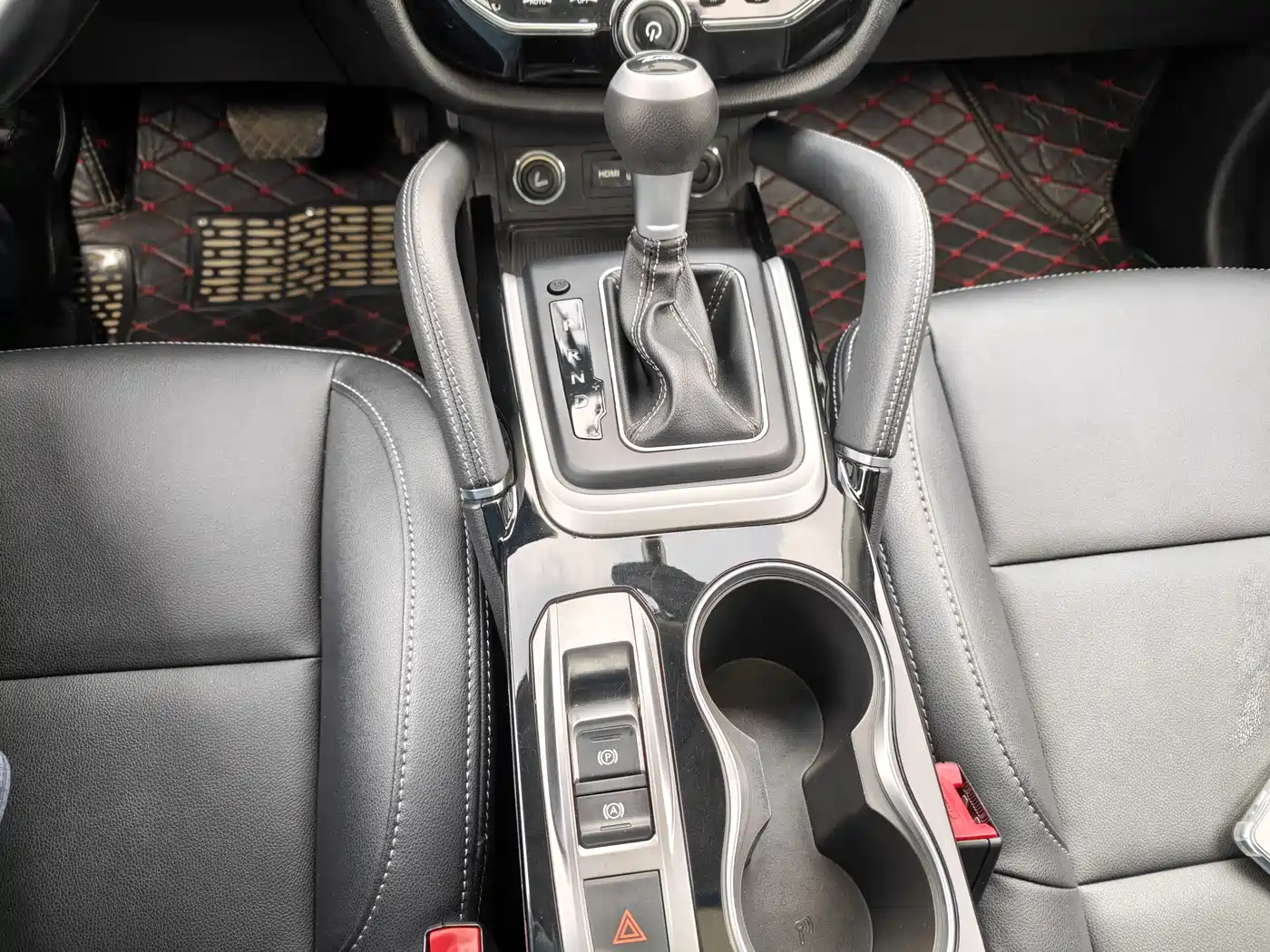 Zotye SR7 2016 2016 1.5T CVT Magic Cube Heart Edition China V