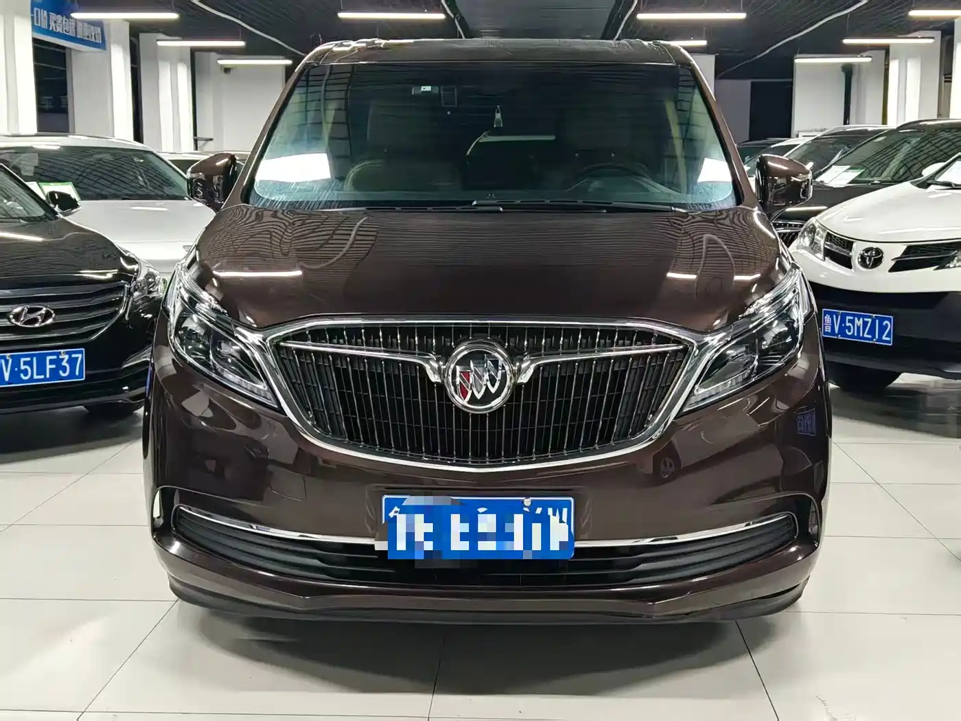 Buick GL8 2018 ES 28T Luxury Type China VI фото 2