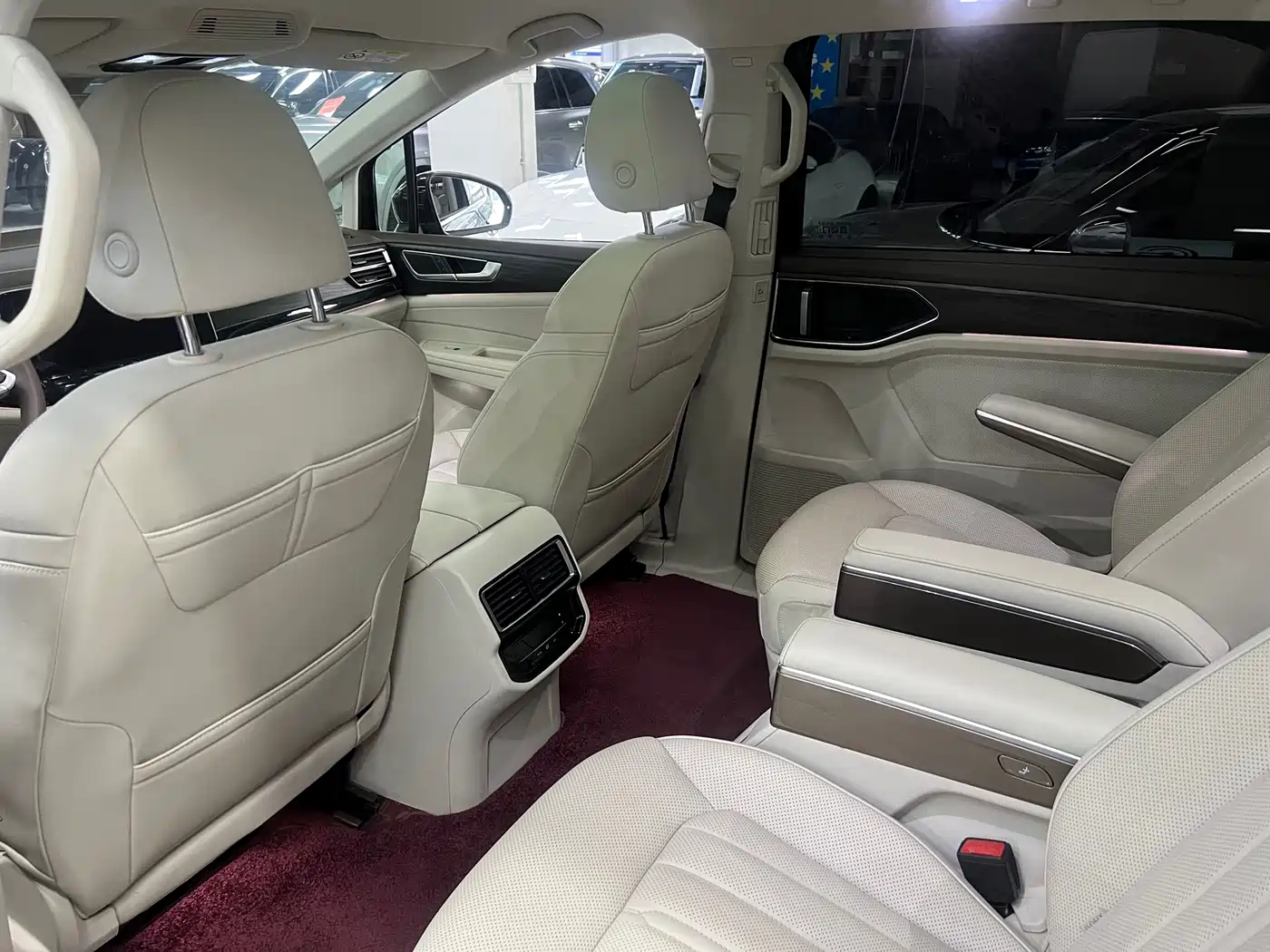 Volkswagen Viloran 2022 330TSI Luxury Edition фото 13