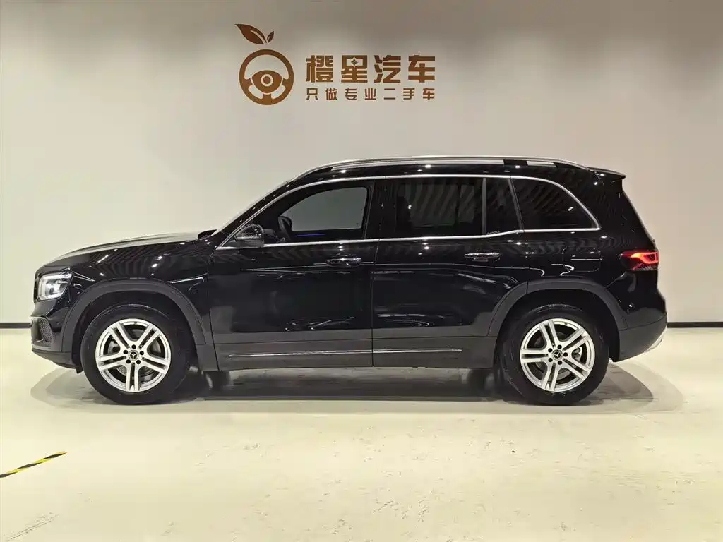MERCEDES-BENZ GLB