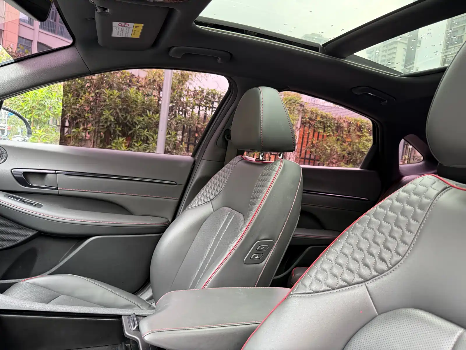 Фото 24 - Hyundai Sonata
