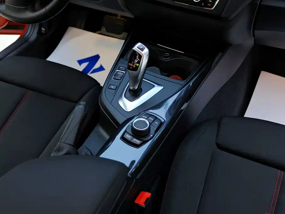 BMW 1 Series (Import) 2013 Facelift 118i Sport Model фото 21