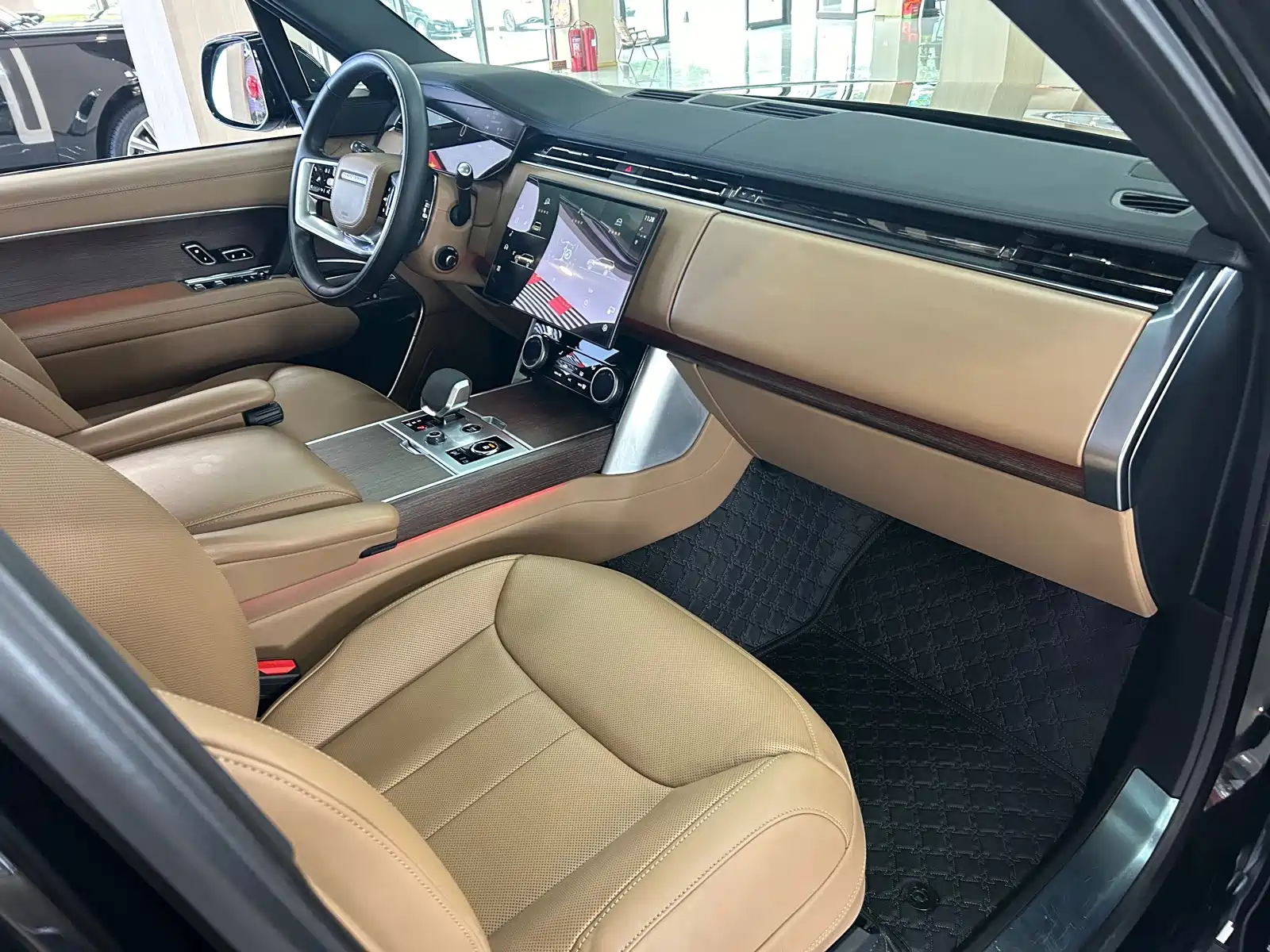 Фото 31 - Land Rover Range Rover