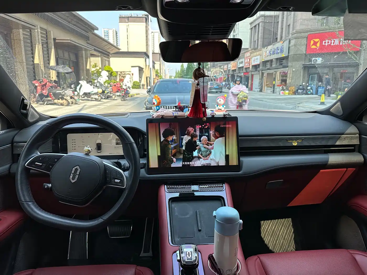 AITO Wenjie AITO M5 2023 Extended Range AWD Smart Drive Edition фото 8