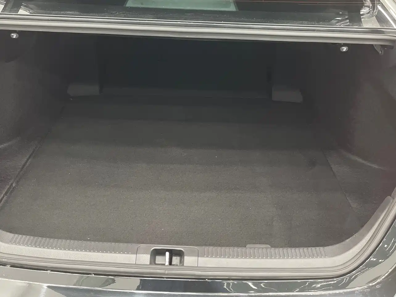 Toyota Camry 2022 2.0S Knight Edition фото 28