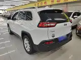 Фото 5 - Jeep Cherokee