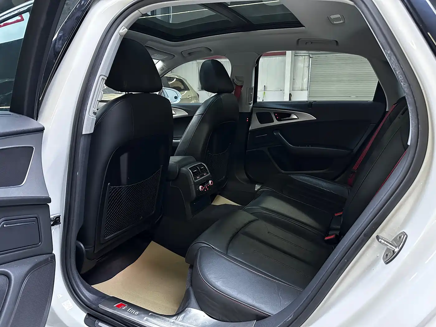 Фото 10 - Audi A6L