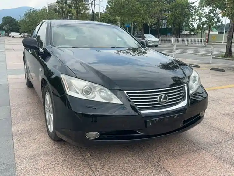 Фото 3 - Lexus ES