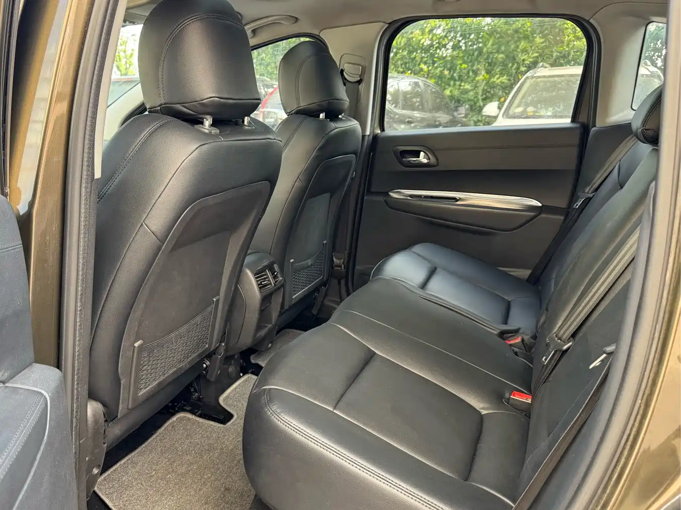Peugeot 3008 2015 2.0L Automatic Classic Edition фото 14
