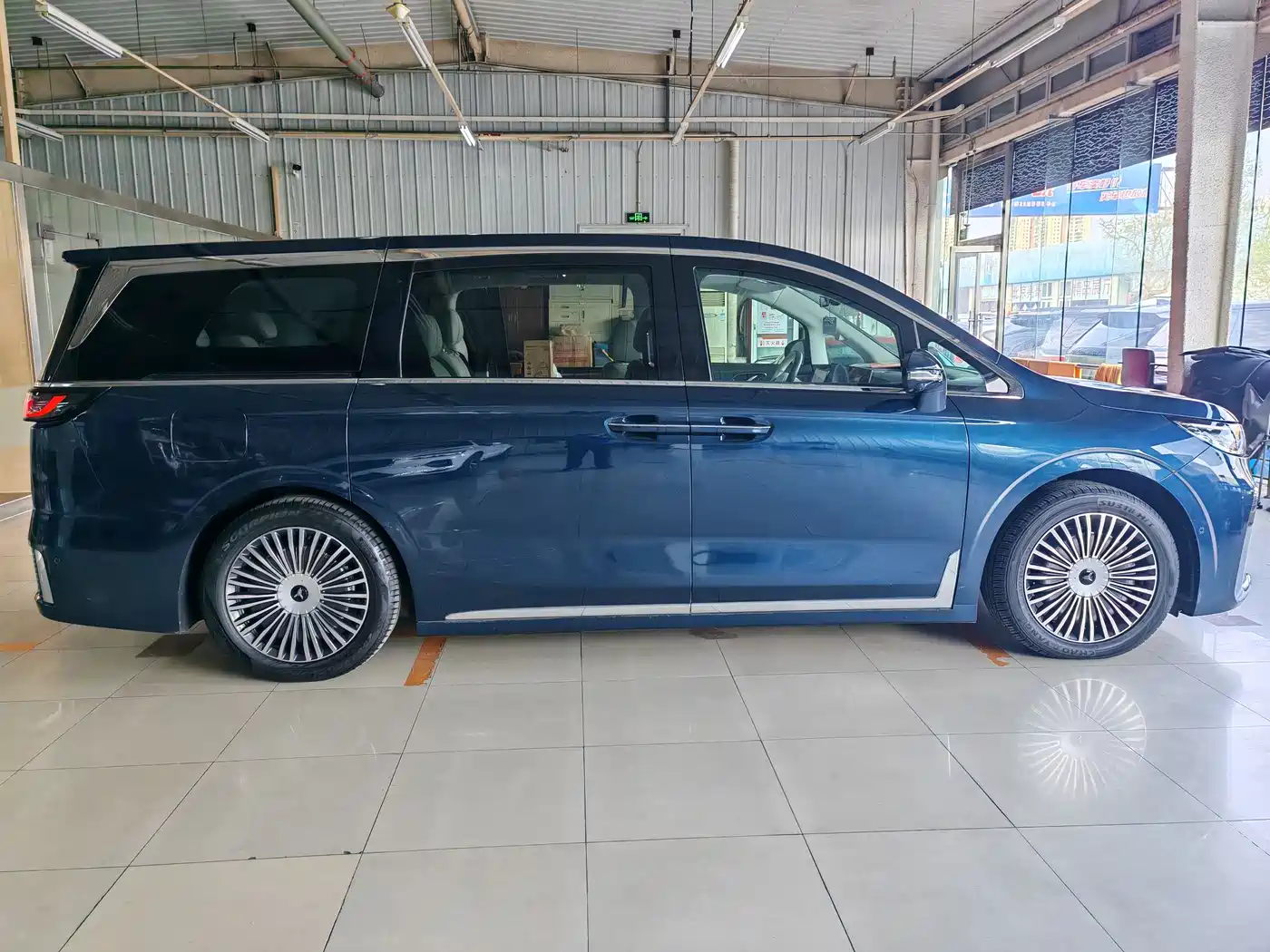 Voyah Auto Voyah Dreamer 2025 PHEV AWD Flagship Kunpeng Edition фото 12