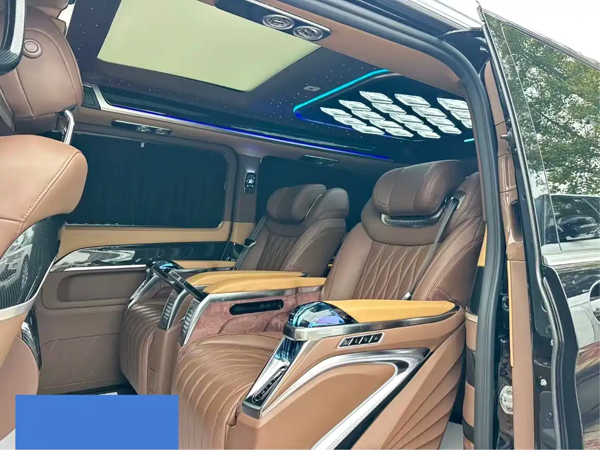 Mercedes-Benz V-Class 2024 V 300 L Long Wheelbase Luxury Edition фото 5