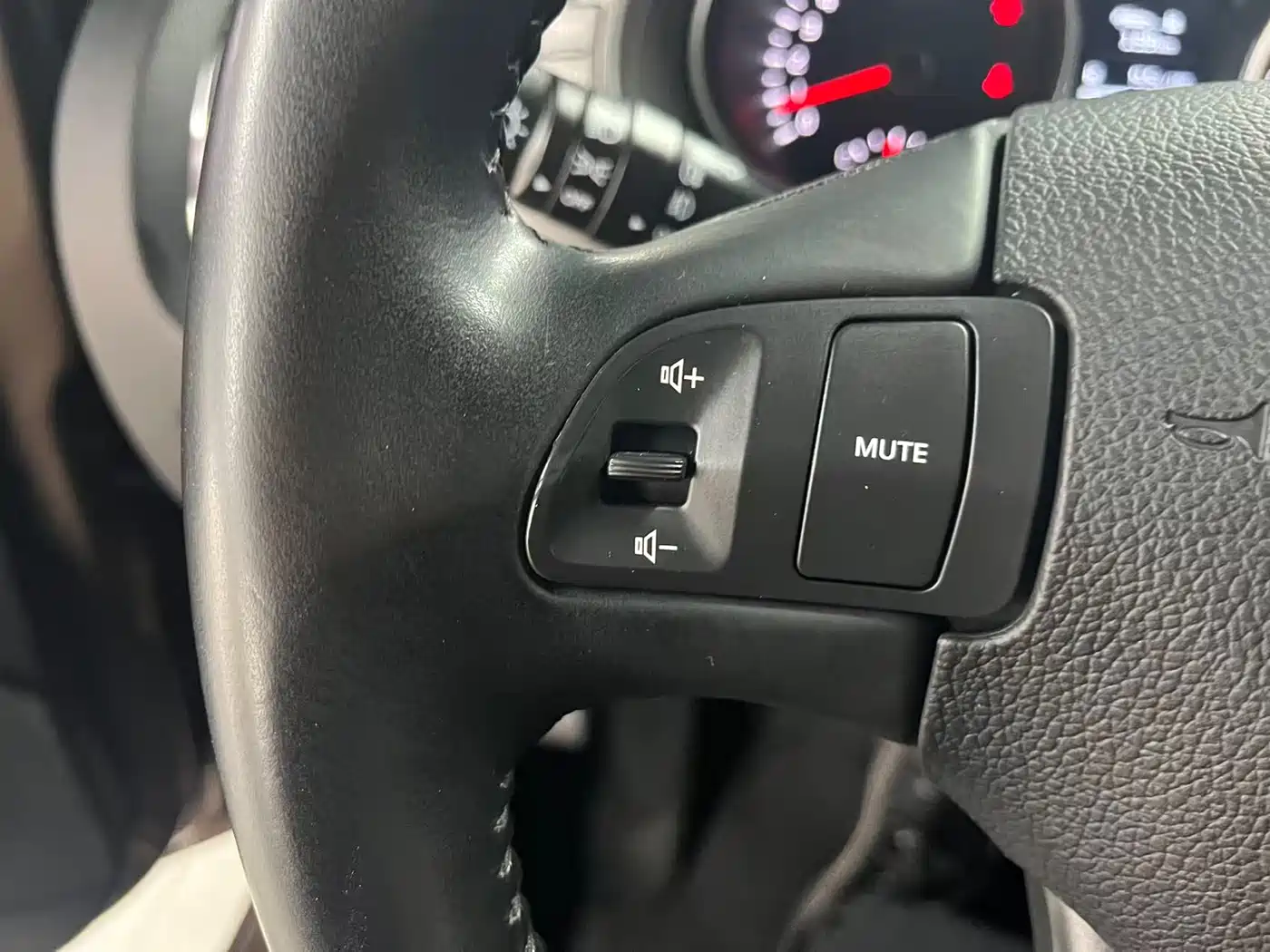 Kia Sportage 2016 2.0L Automatic 2WD DLX фото 11
