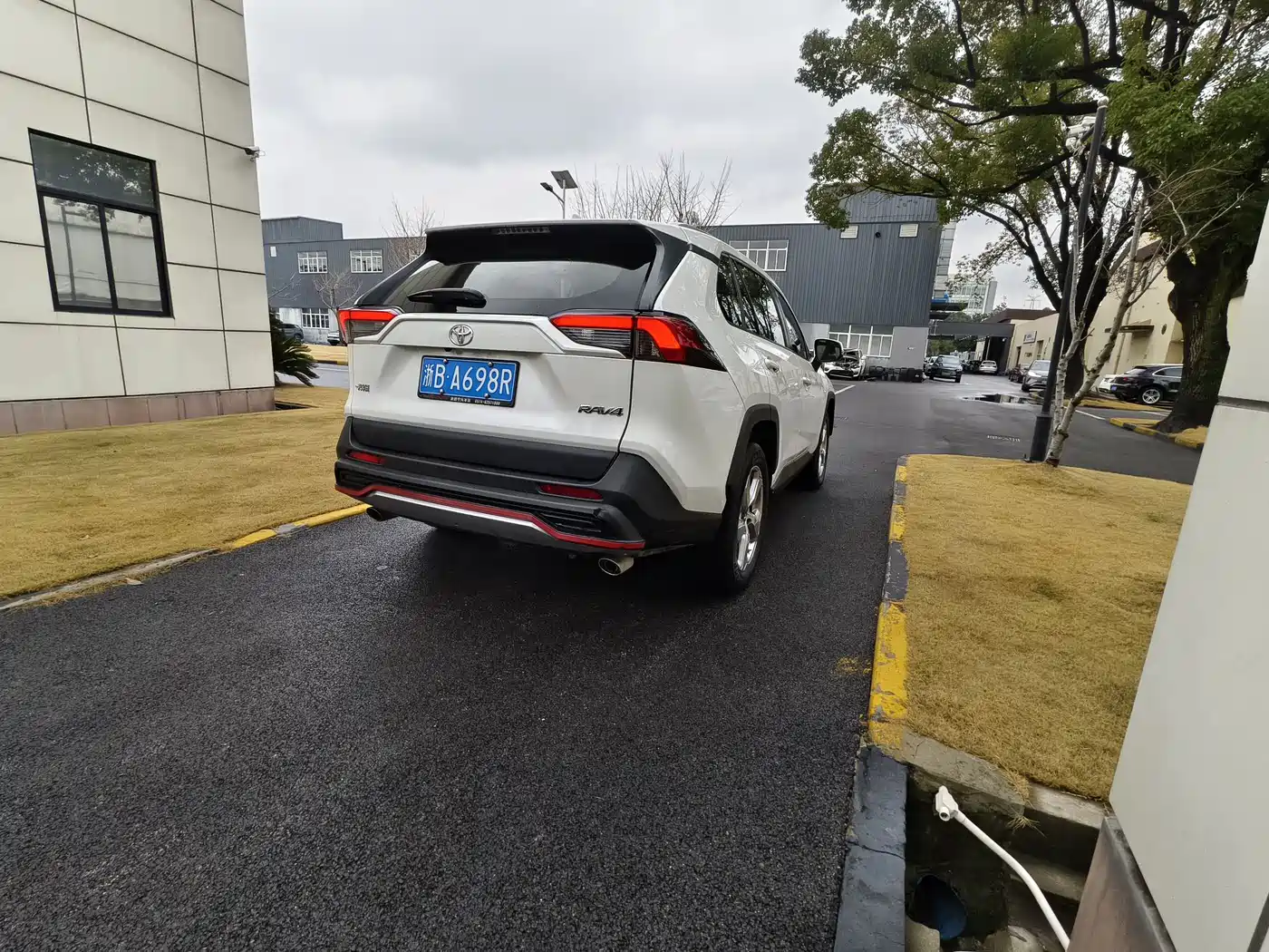 Toyota RAV4 Rongfang 2020 2.0L CVT 2WD Trend Edition фото 4