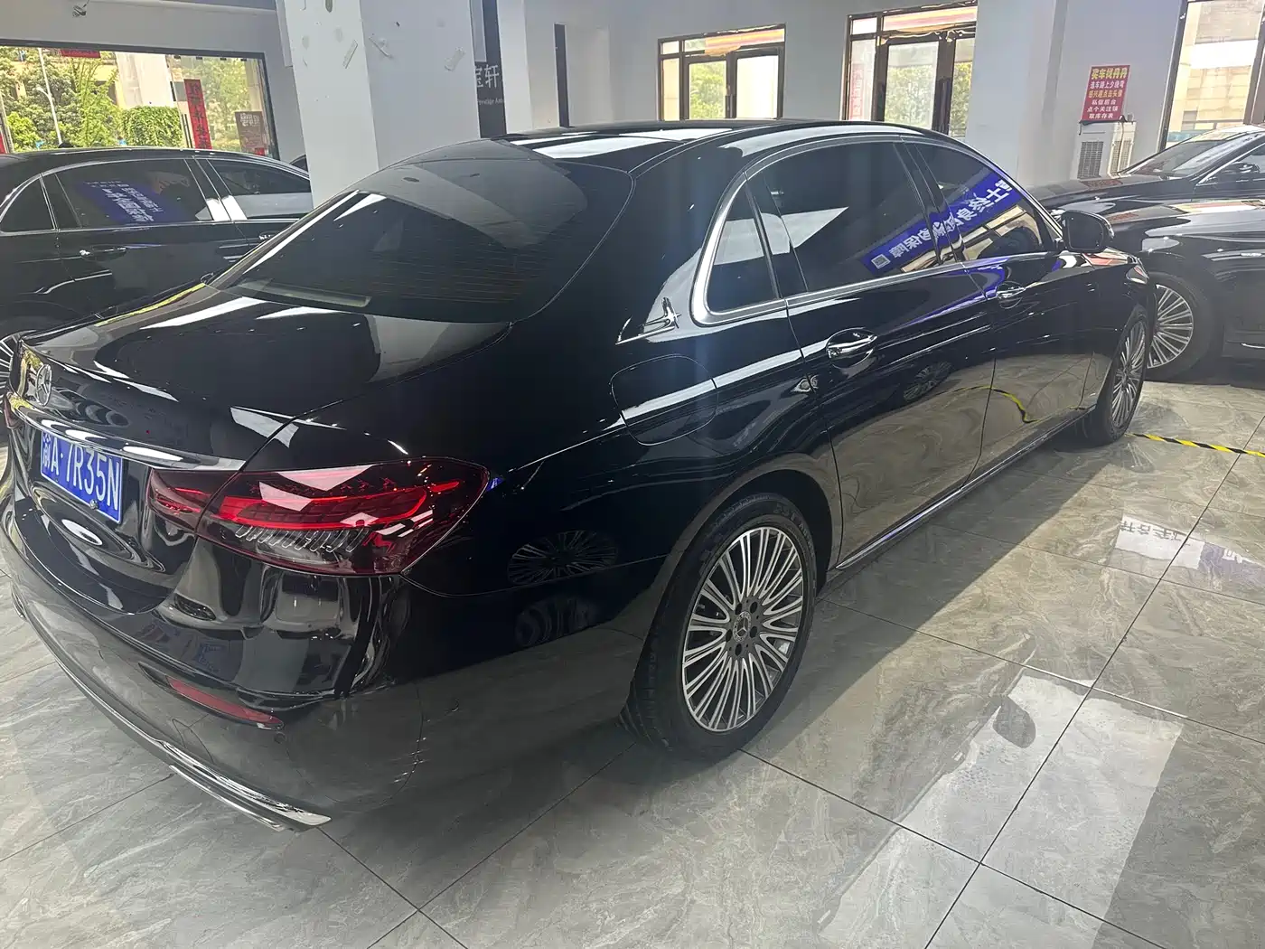 MERCEDES-BENZ E CLASS