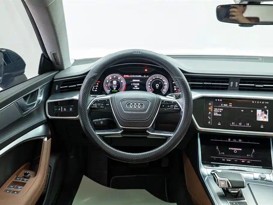 AUDI A7L