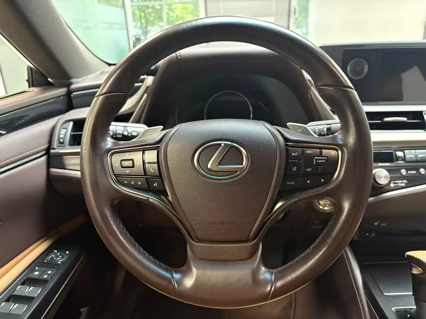 Lexus ES 2020 200 Excellence фото 27