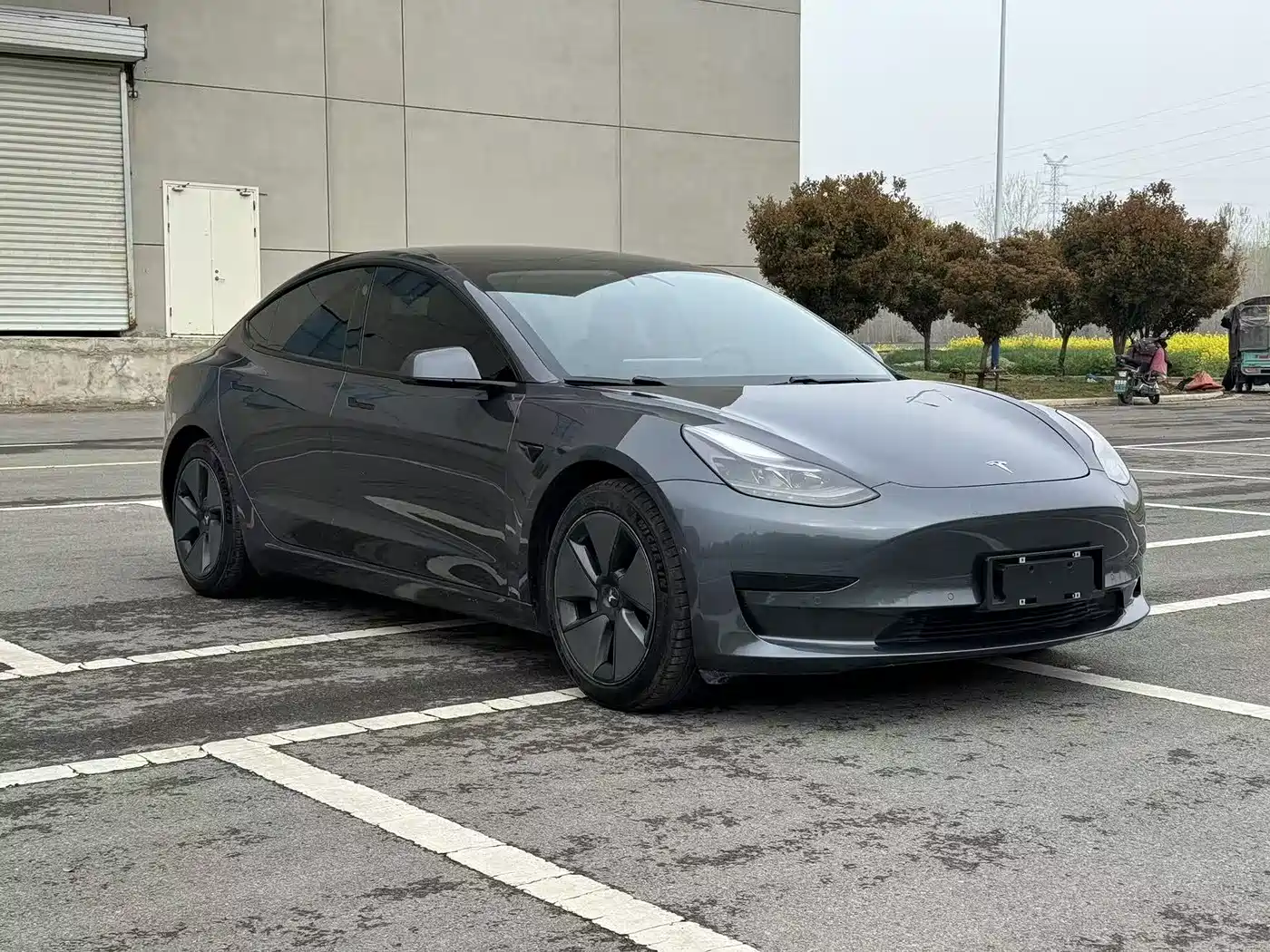 TESLA MODEL 3