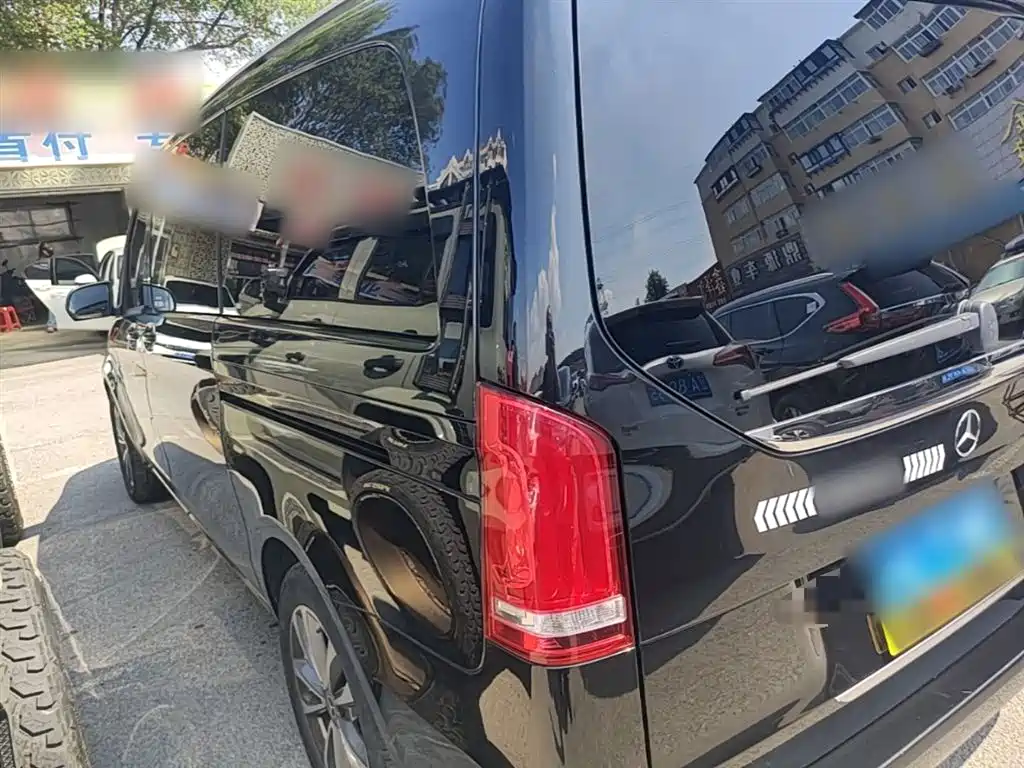 MERCEDES-BENZ V-CLASS