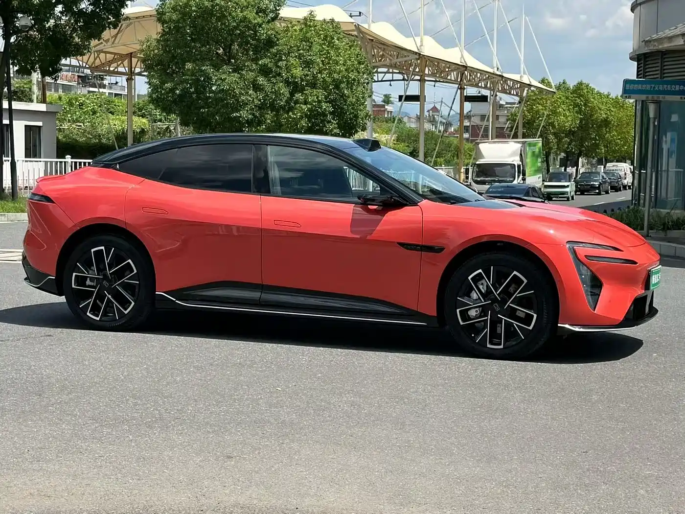 2025 Avatr 06