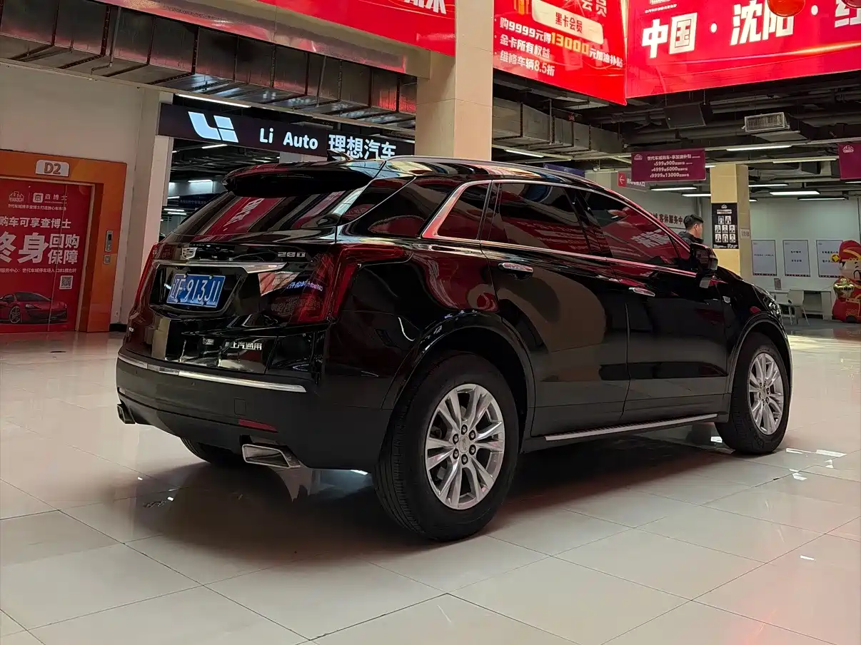 CADILLAC XT5
