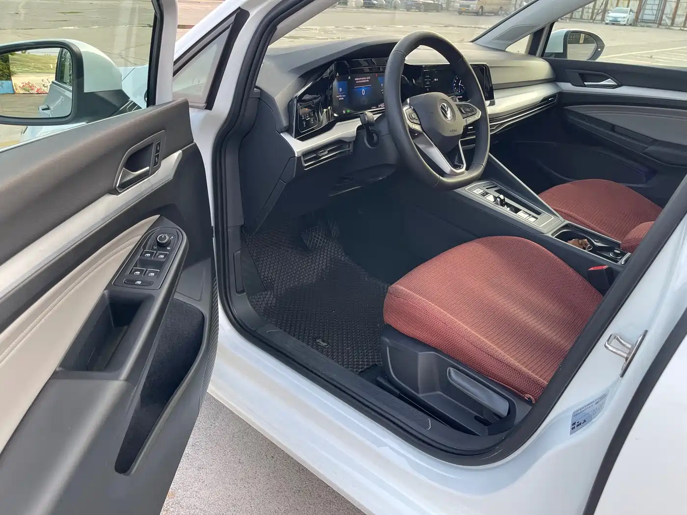 Volkswagen Golf 2023 Facelift 280TSI DSG Pro фото 7