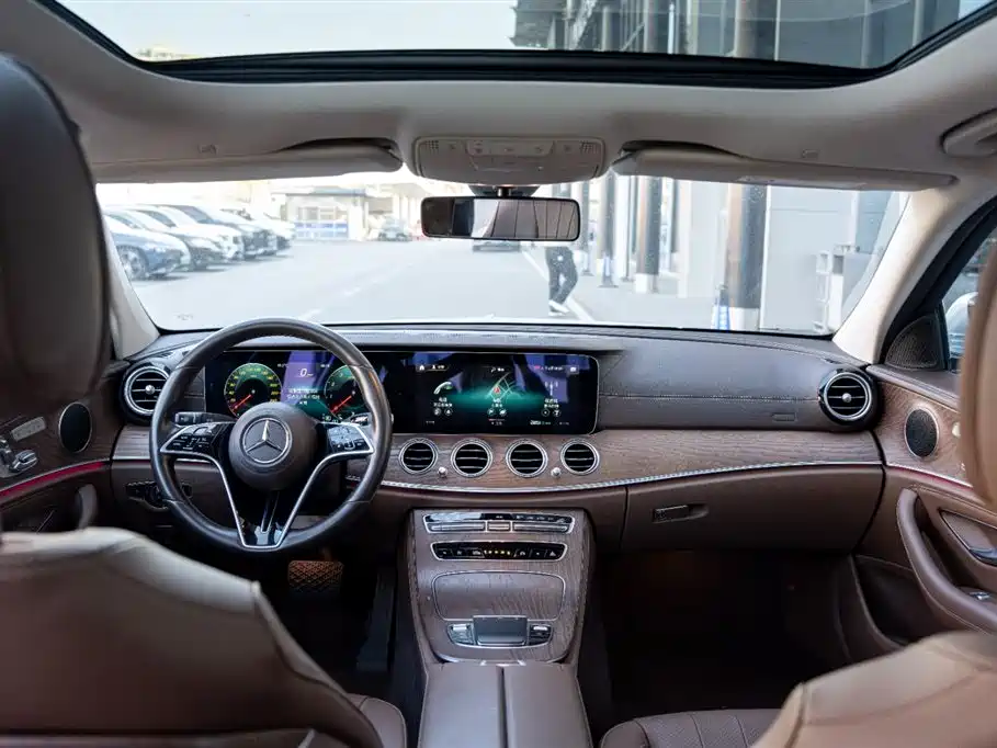 Mercedes-Benz E-Class 2023 E 300 L Fashion фото 13