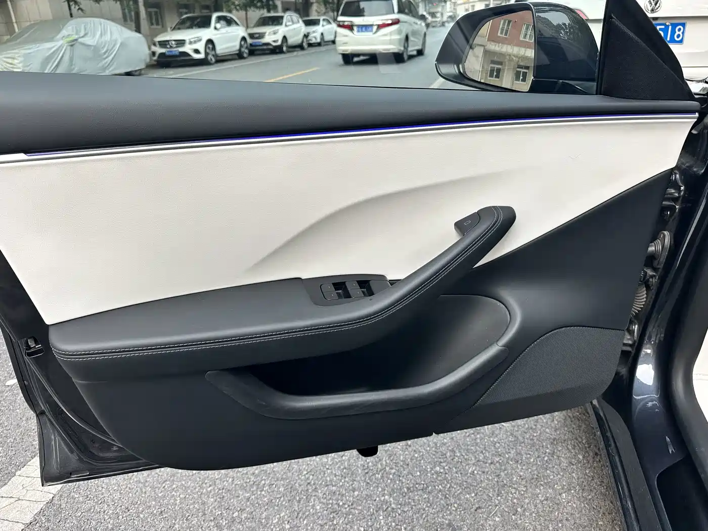 Фото 3 - Tesla Model 3