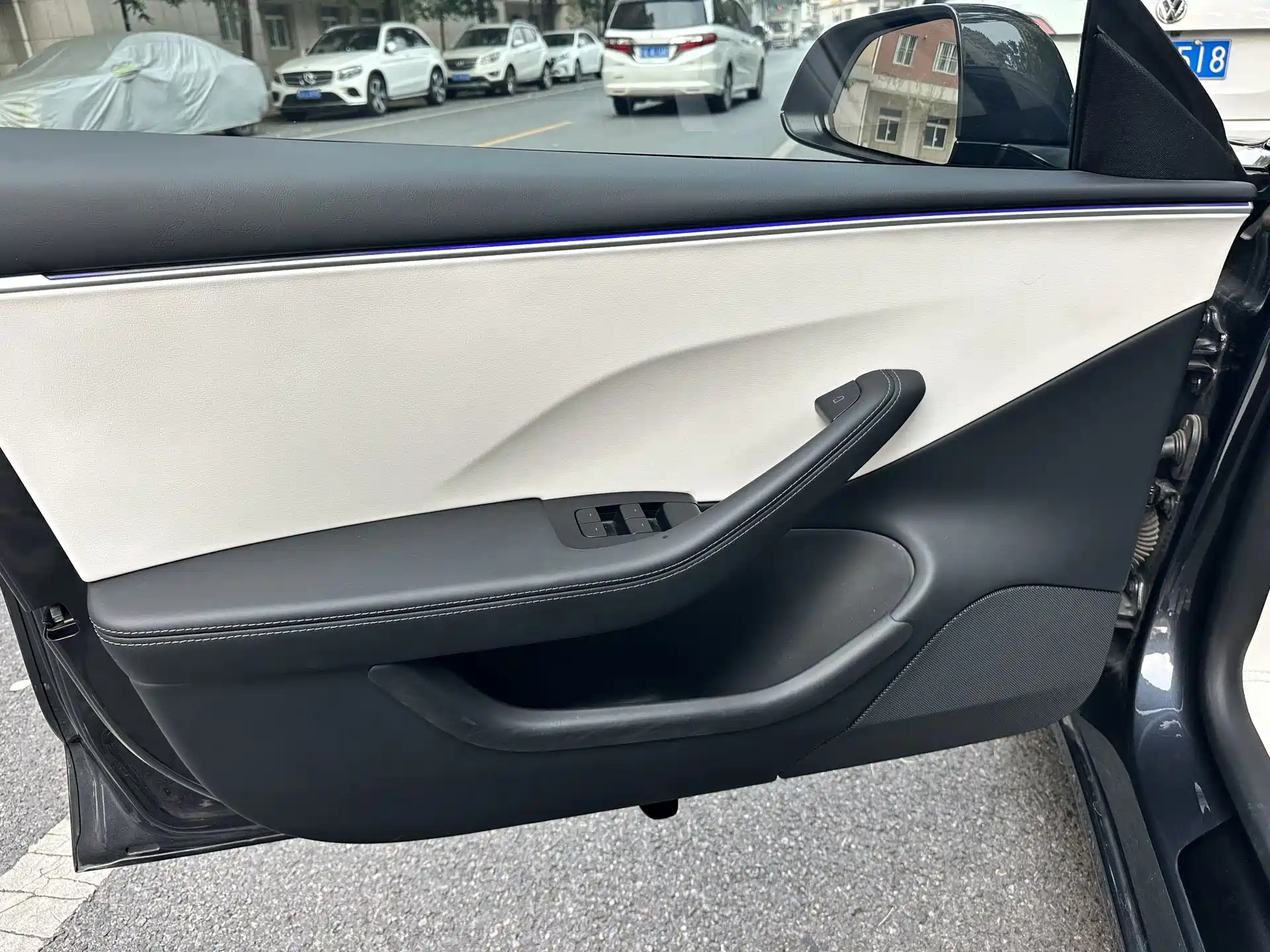 Фото 3 - Tesla Model 3