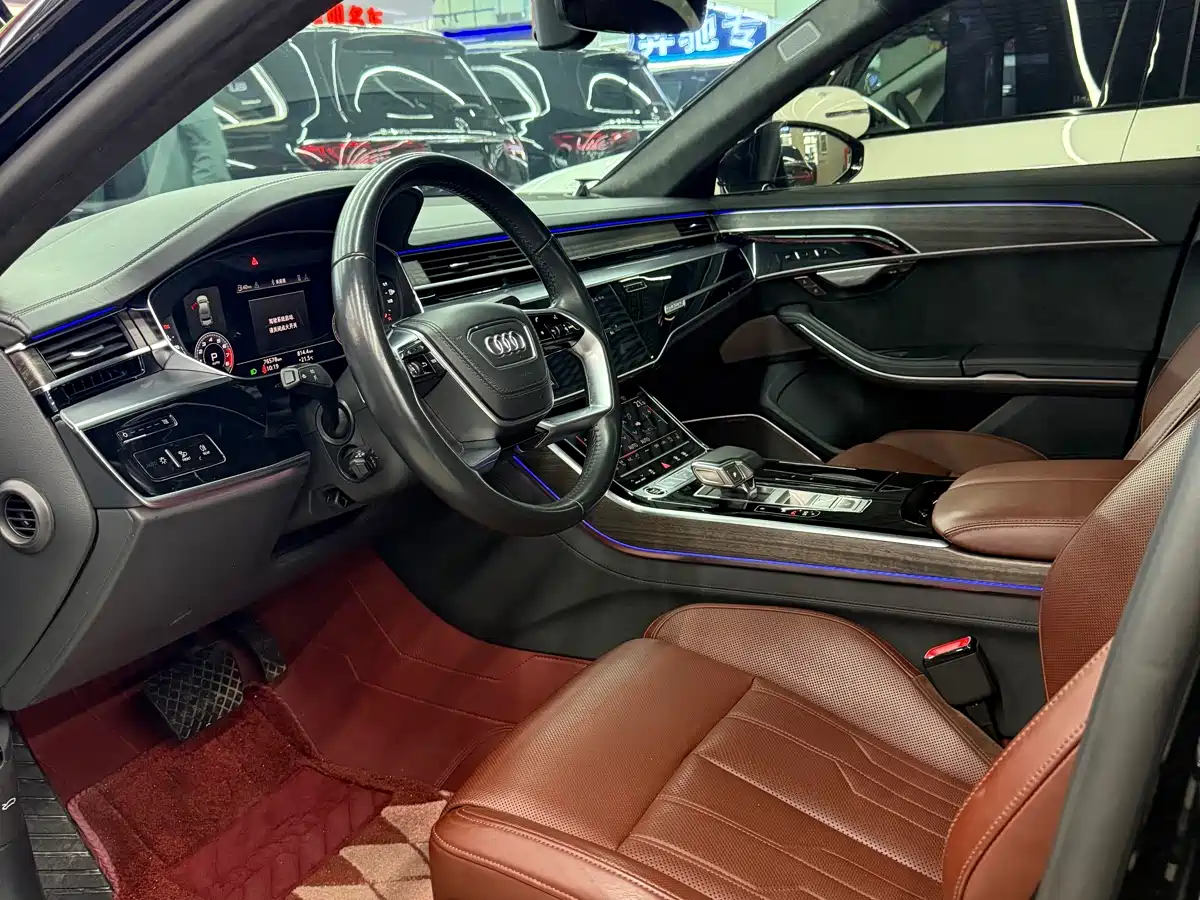 AUDI A8