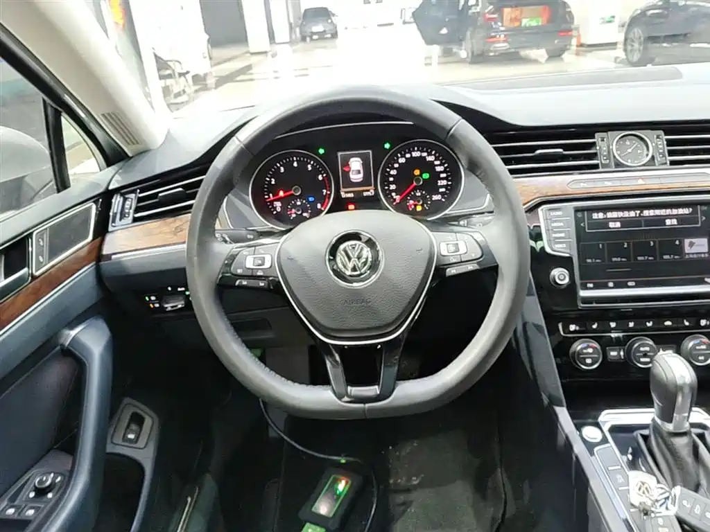 Volkswagen Magotan 2017 330TSI DSG Premium фото 7