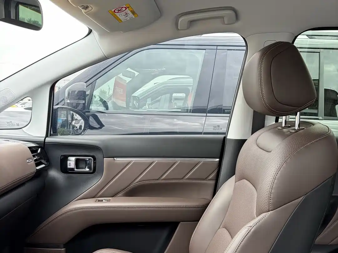 Wuling Motors Xingguang 730 New Energy 2025 2025 Model Plug-in Hybrid Base Version