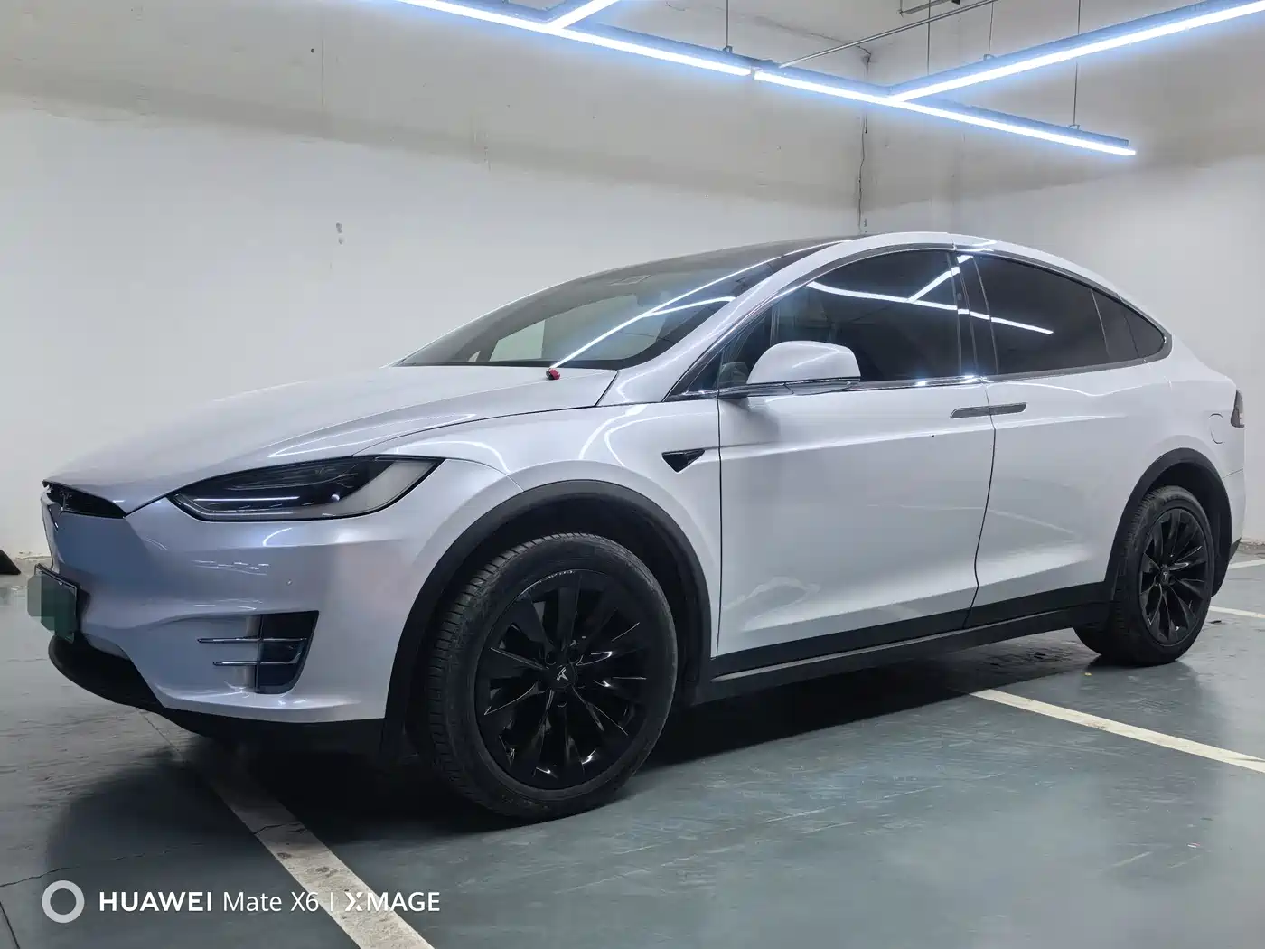 TESLA MODEL X