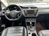 Photo 11 - Volkswagen Touran