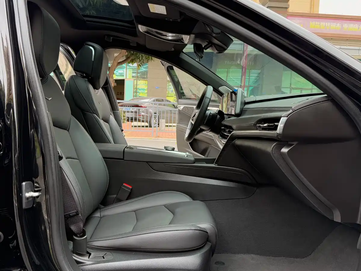 Cadillac CT6 2023 28T Luxury Edition фото 23