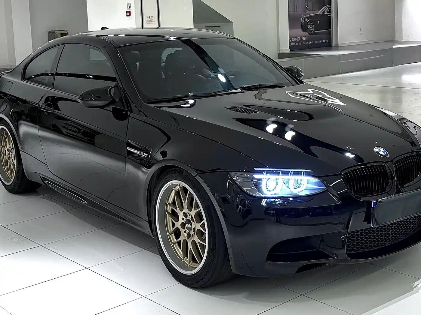 BMW M3 2011 M3 Coupe Carbon Fiber Roof Edition фото 3