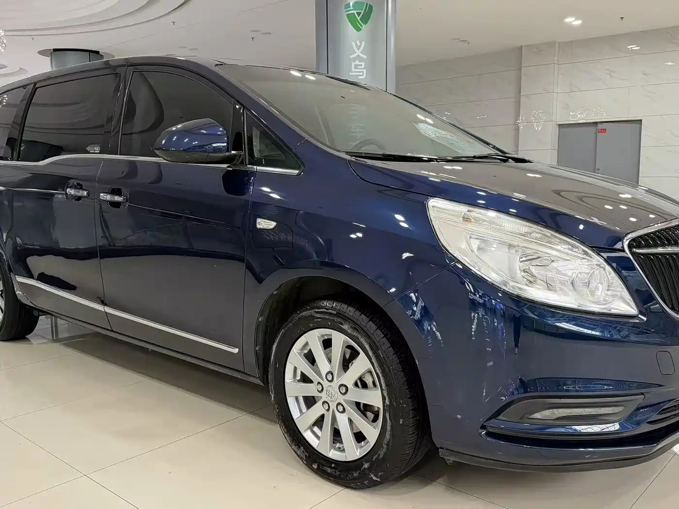 Buick GL8 2017 25S Premium Model China V фото 3