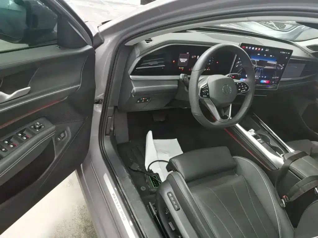 Volkswagen Passat 2025 Pro 380TSI Dragon Prestige Edition фото 16