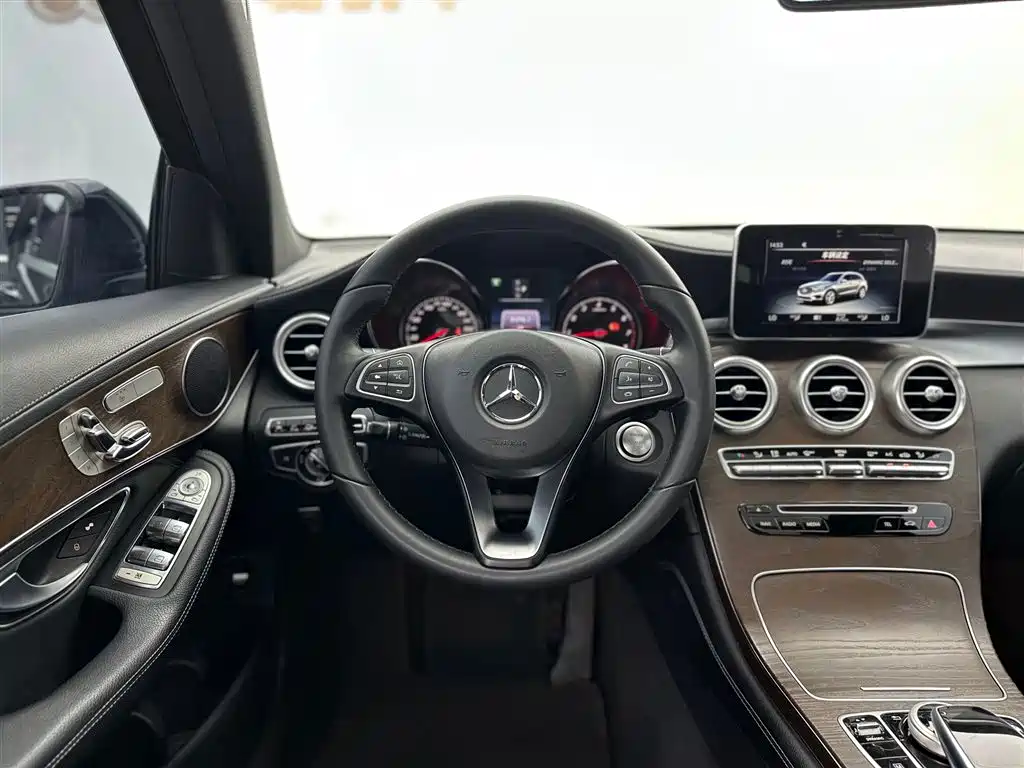 Mercedes-Benz GLC 2016 GLC 300 4MATIC Dynamic фото 9