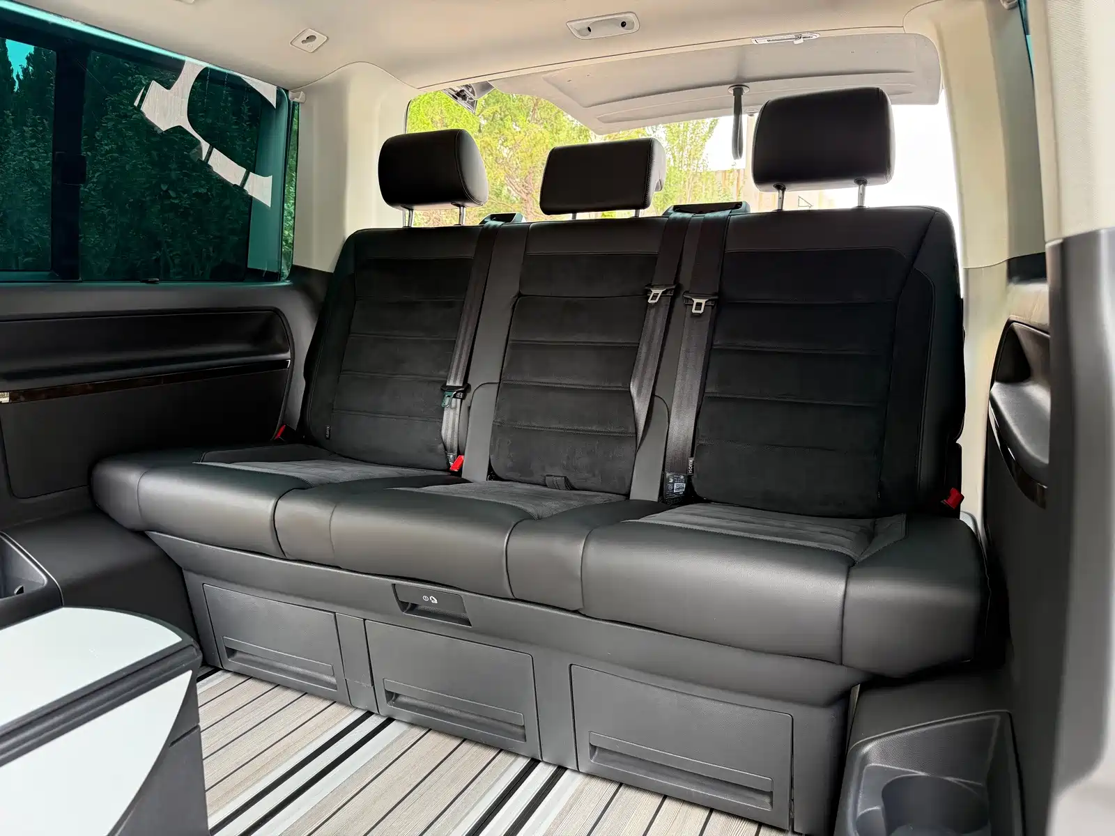 Photo 20 - Volkswagen Multivan