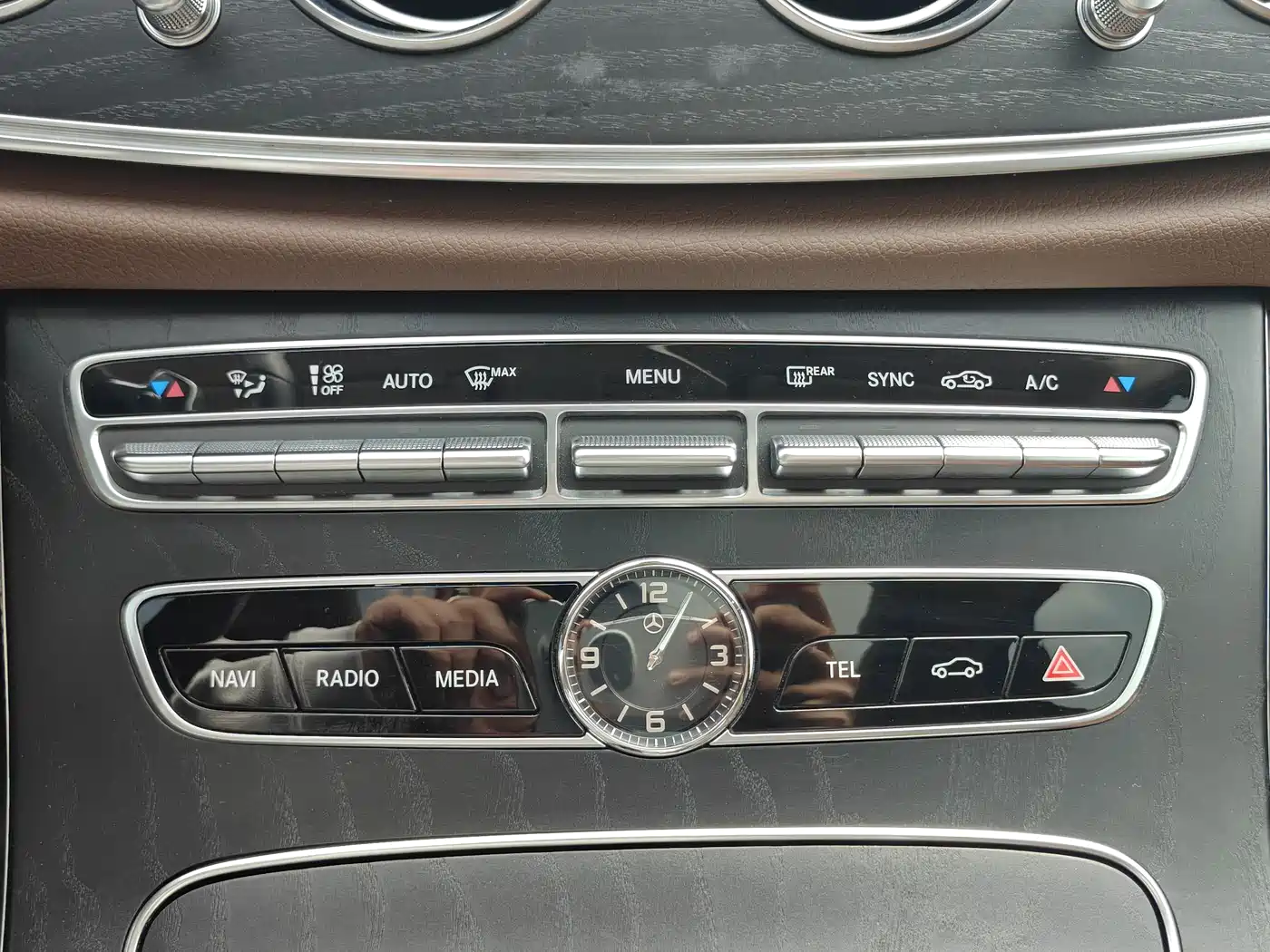 Mercedes-Benz E-Class 2019 E 300 L Sport Luxury фото 24