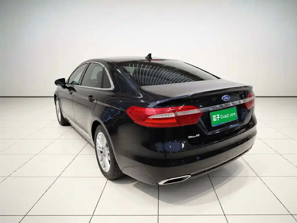 Фото 4 - Ford Taurus