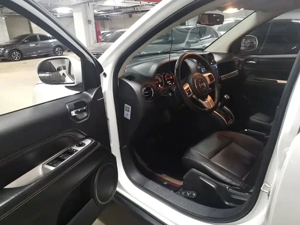 Jeep Compass (Import) 2015 2014 Facelift 2.4L 4WD Comfort Edition